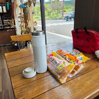 昼食タイムとする。
※館内 とても快適→ おかげで疲労回復！