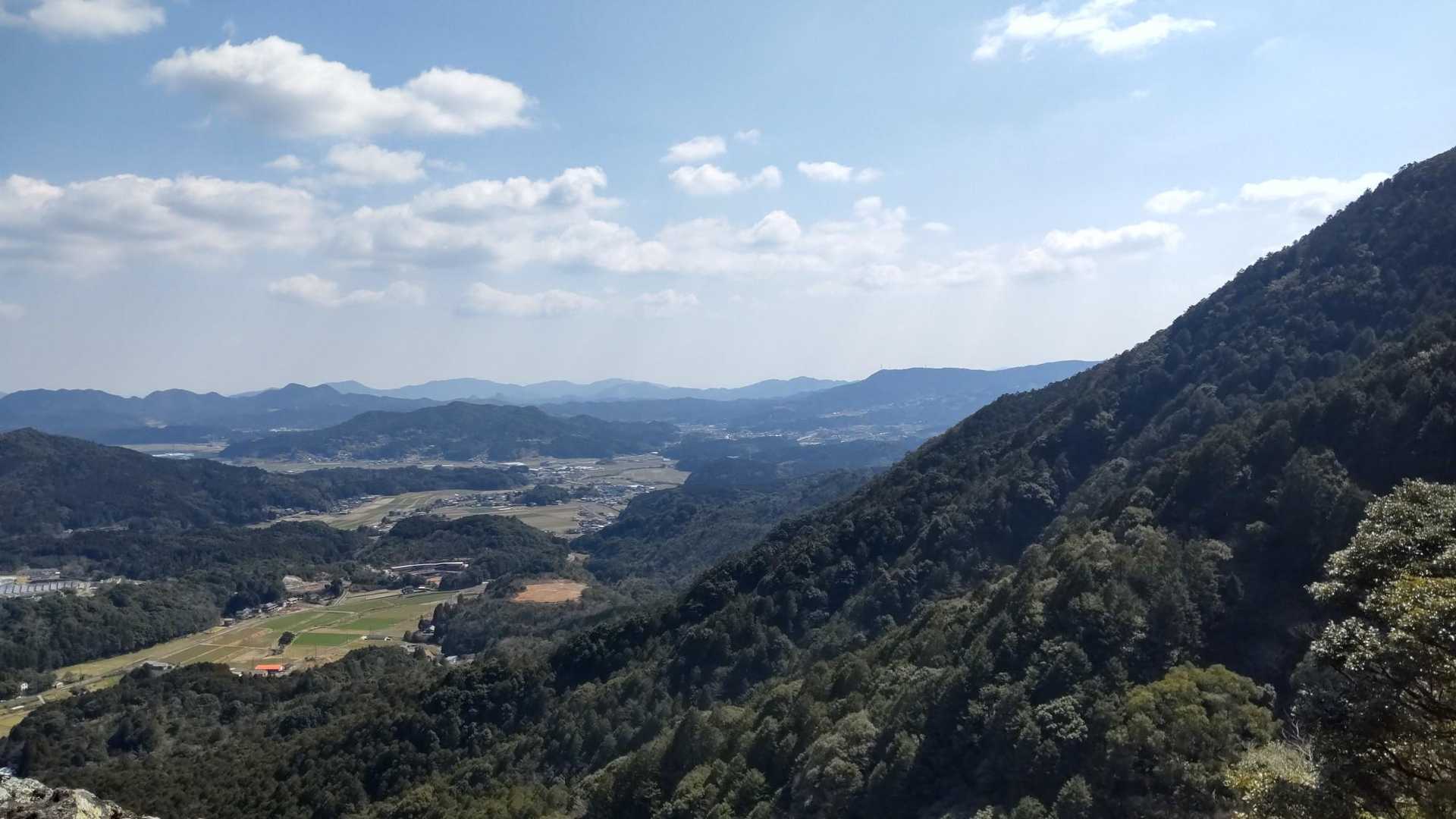 よりさんは高所恐怖症克服の為、一生懸命に下を覗かれては写真を撮られてました🏞️
頑張れ〜っ😆