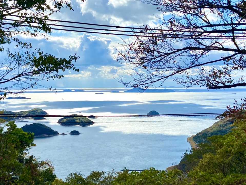 電線邪魔だけど、ここからの眺望👀
海がキラッキラ✨