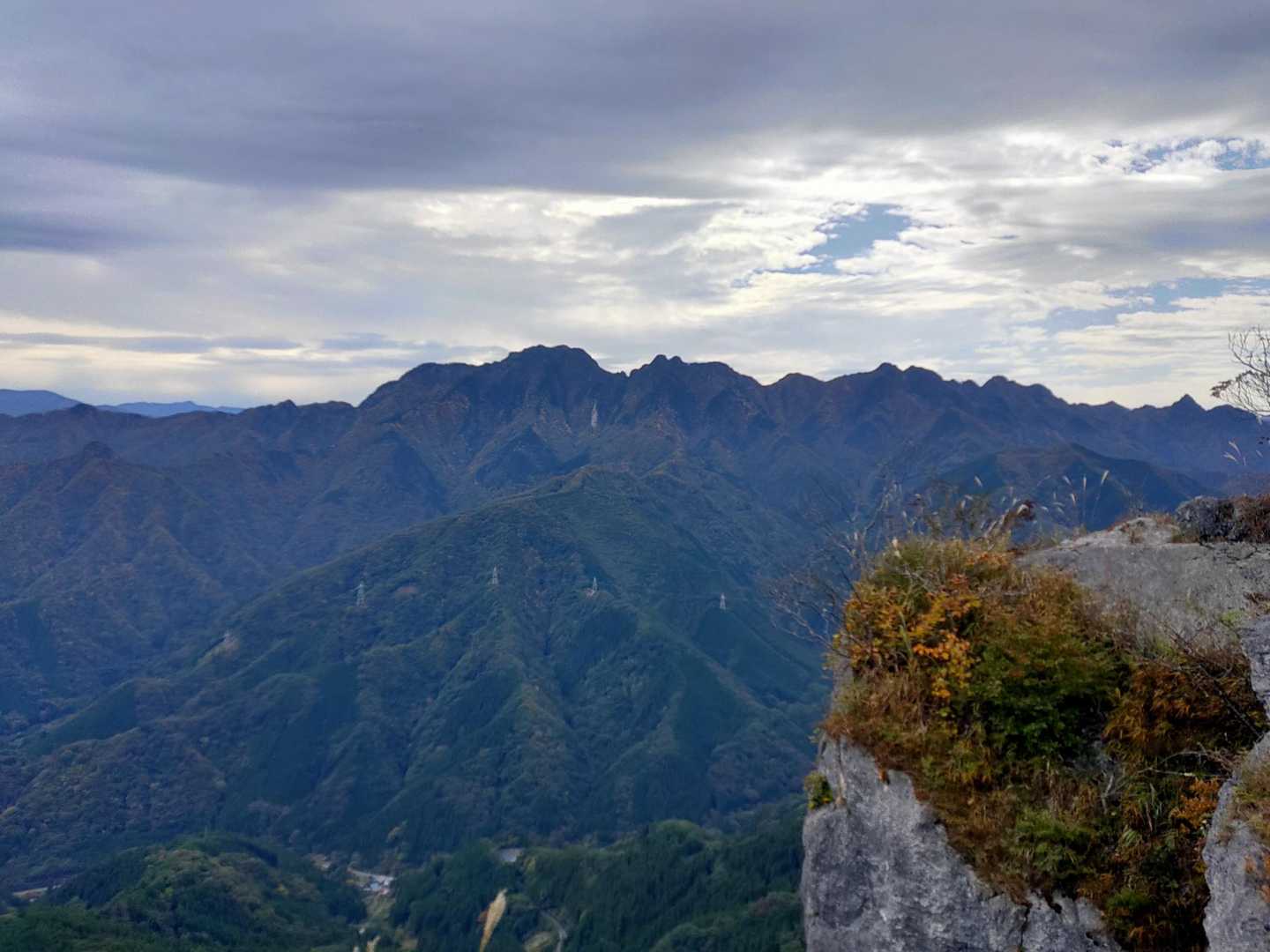 坂本バス停-二子山登山口-股峠-二子山東岳 往復コースの写真