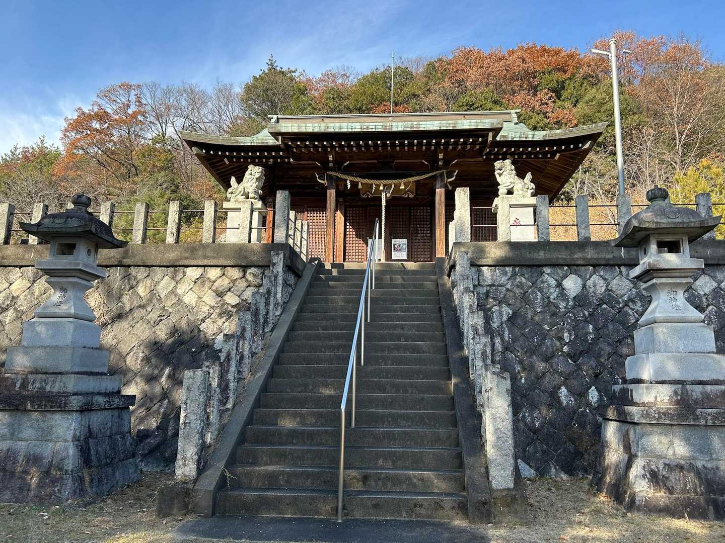 大山祇神社⛩

ここで おしまいの予定でしたが
時間も体力も まだありそう😊♪
なにより 楽しくて 下山したくないよ🙂‍↔️ﾉﾝﾉﾝ