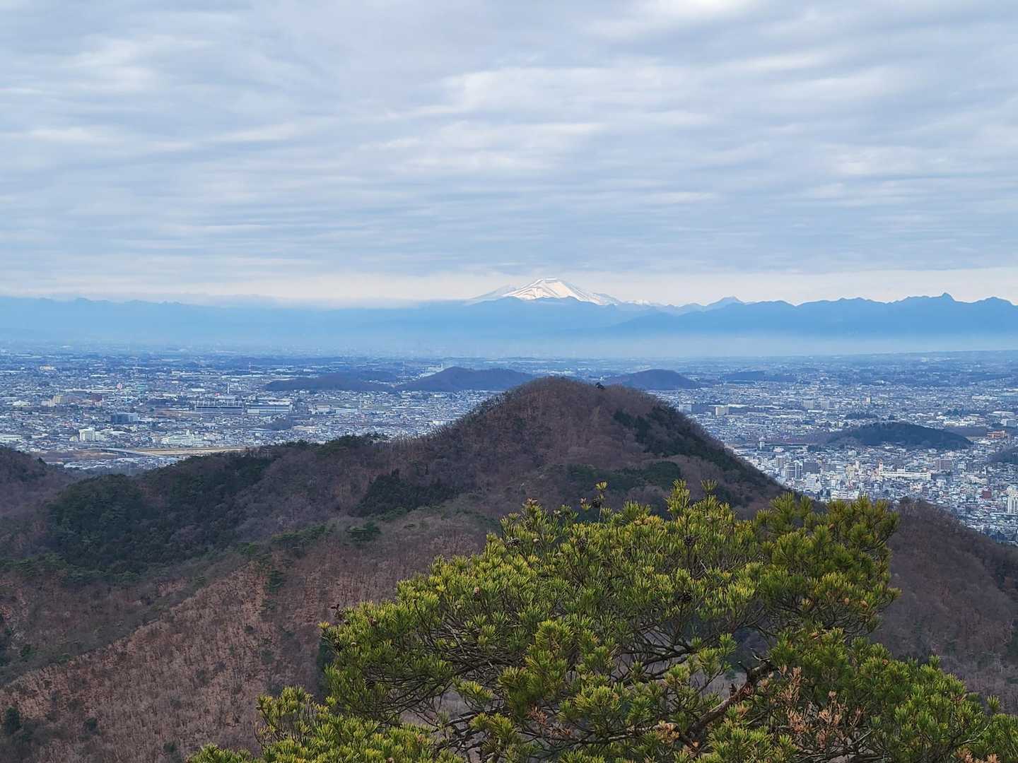 妙義山と浅間山かな？