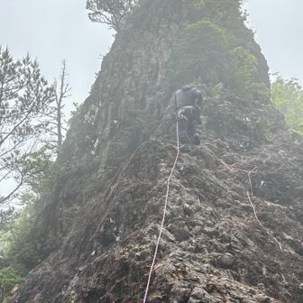濡れてて危険
ロープをはってもらいました