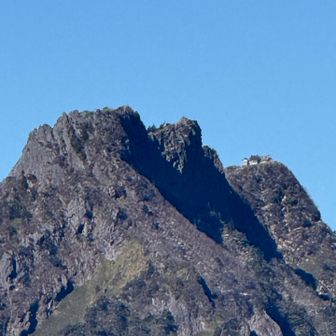 石鎚山アップ
スマホカメラの性能の良さよ