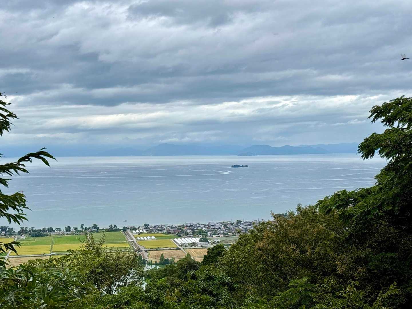 びわ湖と多景島