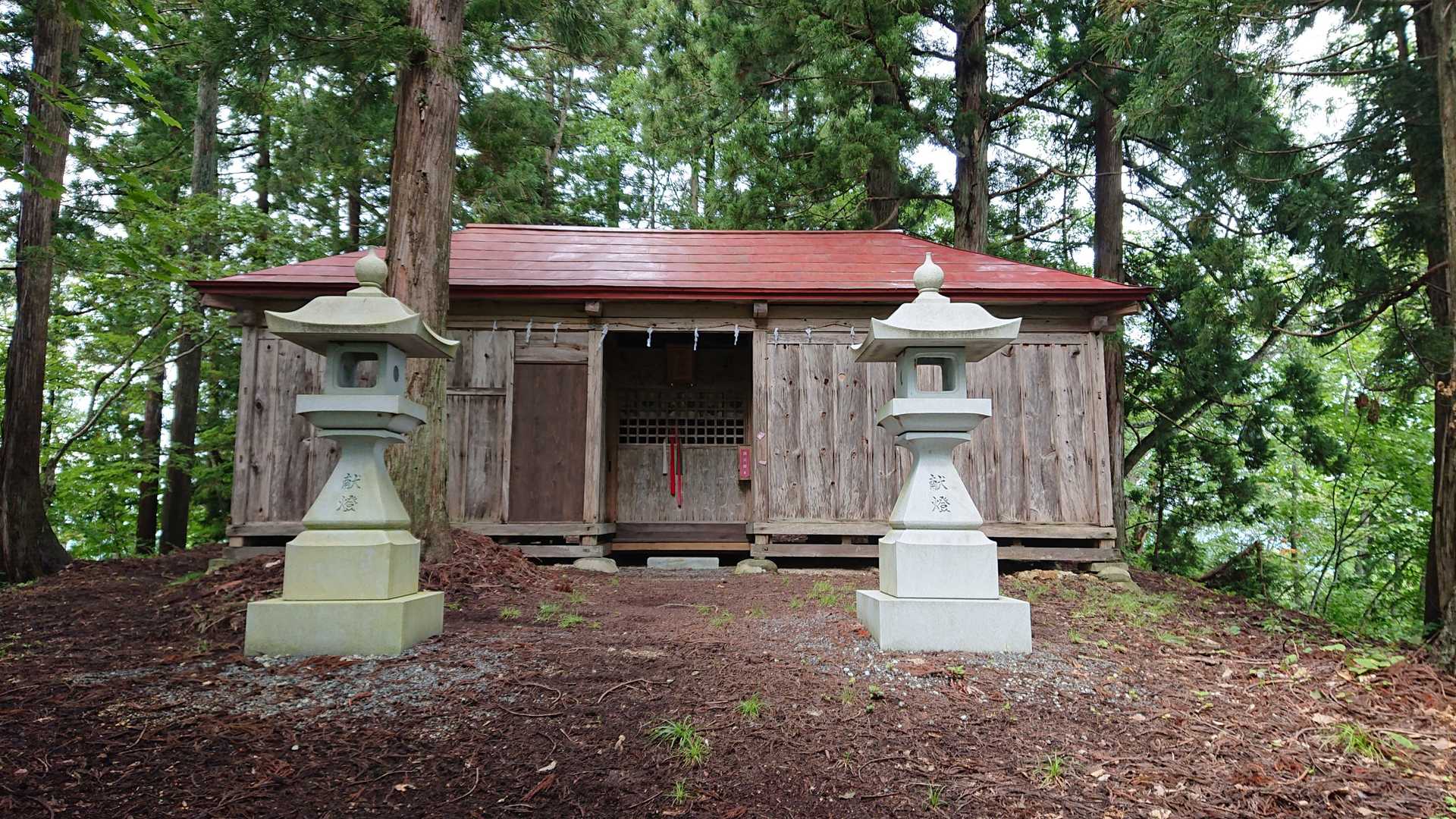 羽山神社の拝殿