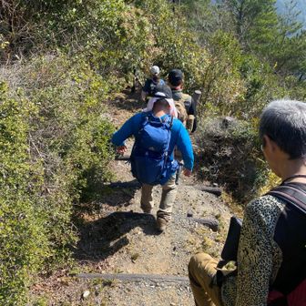 みんなで下山❗️14名の大所帯😳