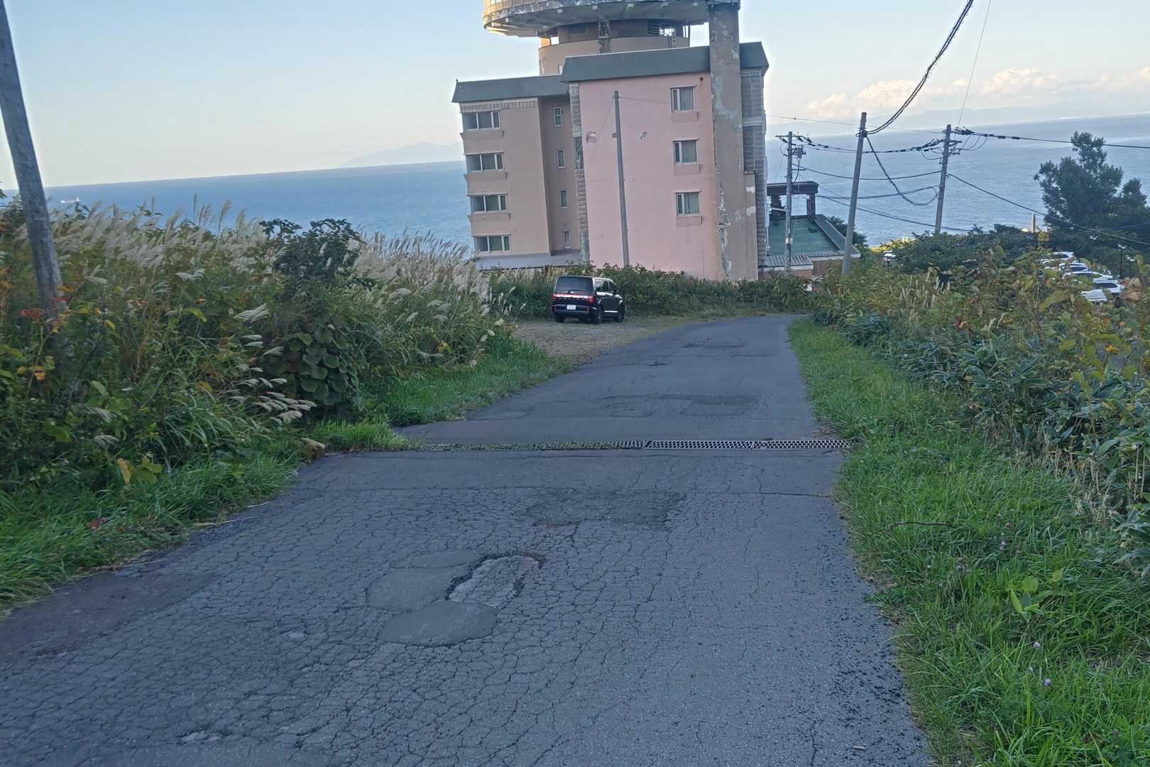駐車場のキャパは5台くらいか
行きも帰りもポツンと自分のみ