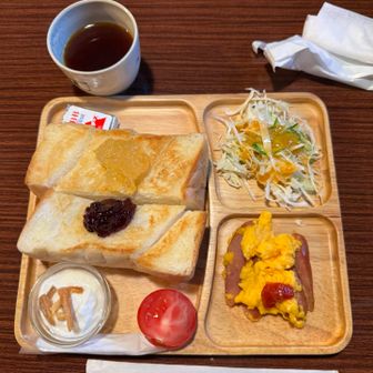 これも、評判の厚切りトースト