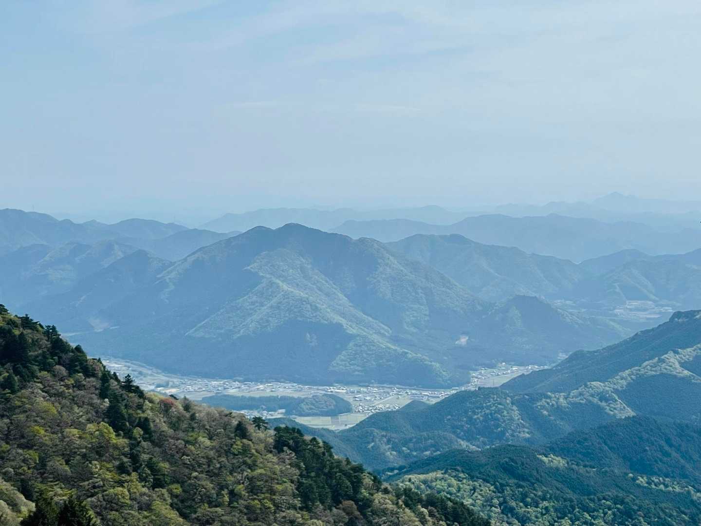 昨日登った妙見山がよく見える✨