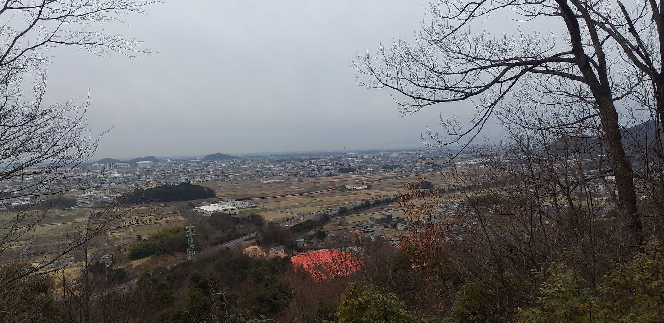 つづら折りの道のビュースポットより