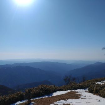 こっちへ　最後の崖が心配
やっぱり崖😱　何とかクリア　誰も👣無い　ズボりながら