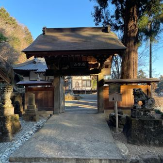 🅿️から15分ほど歩いて「顕鏡寺」
851年 源海(岩若丸)によって開山
「虫封じ」の お寺として古くから参拝されていたらしい