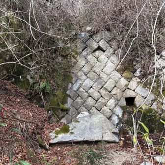 六甲山・長峰山・摩耶山 にこやか☺️な堰堤
⬅️を超える