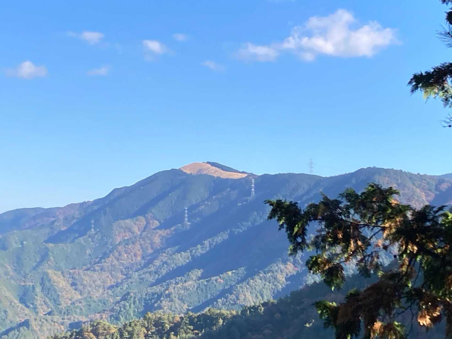 岩湧山が綺麗に見えてます