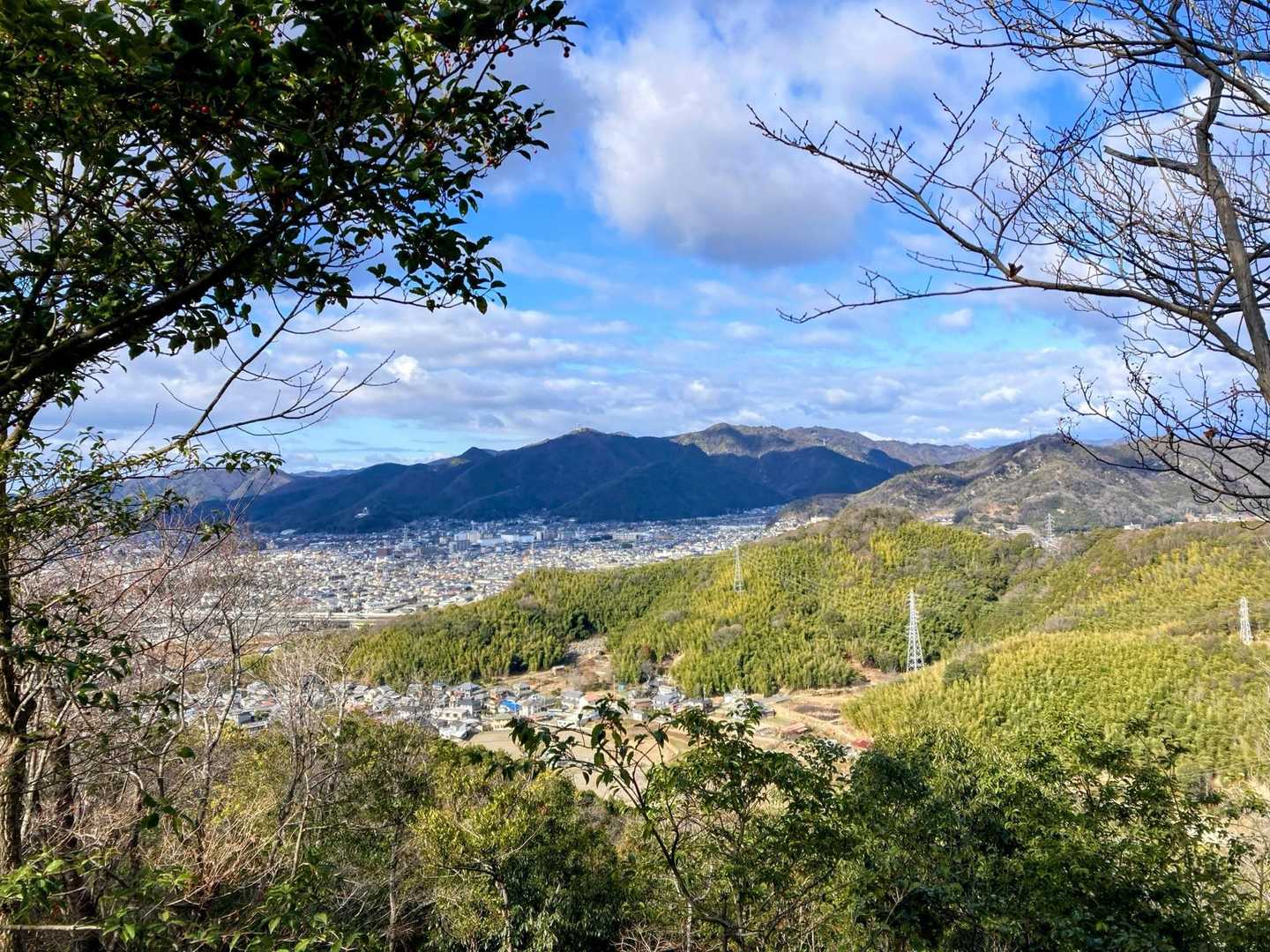 山頂からはたつの市方面のみ景観がありました