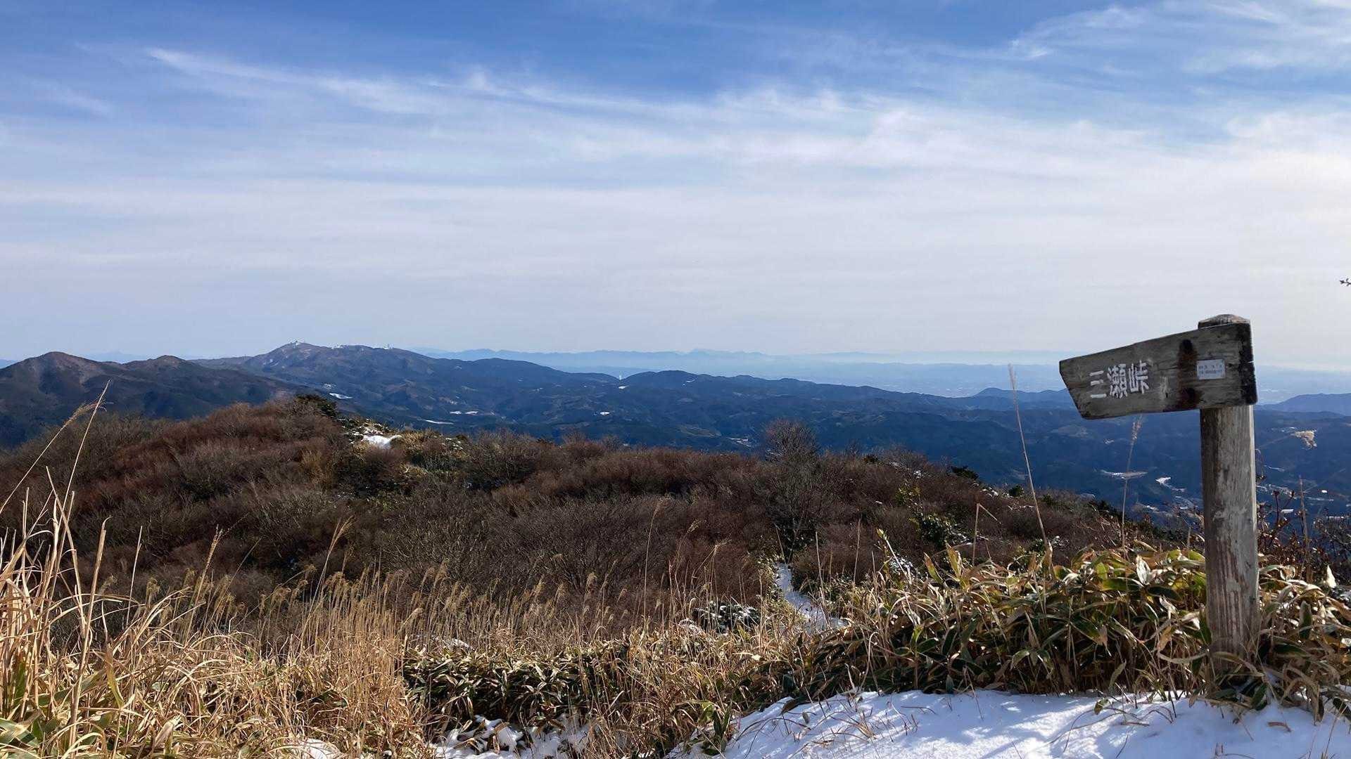 東は脊振山やその他の山々✨