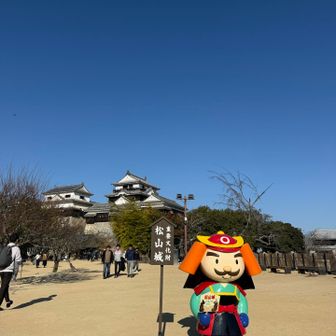 人は多いけど広場ありひろびろ