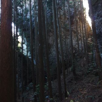 鬼岩まで戻ってきました。