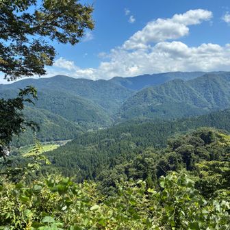 奥馬鬣山から宇奈月の景色を見たり