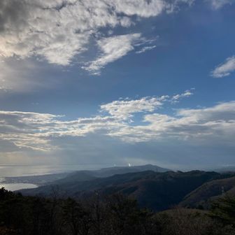 石巻市方面。雲が多くなってきました。