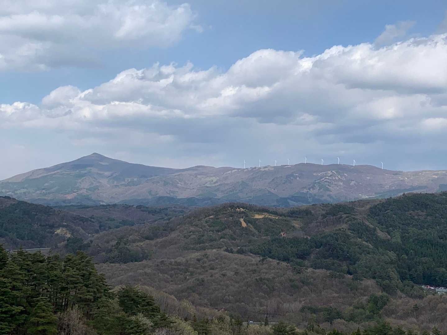 山頂からの姫神山⛰