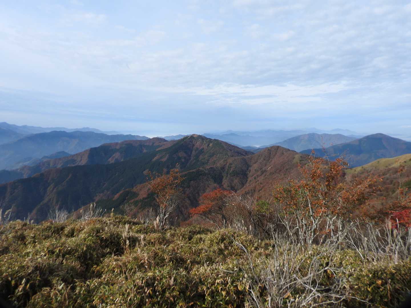 落禿から見た寒峰方面