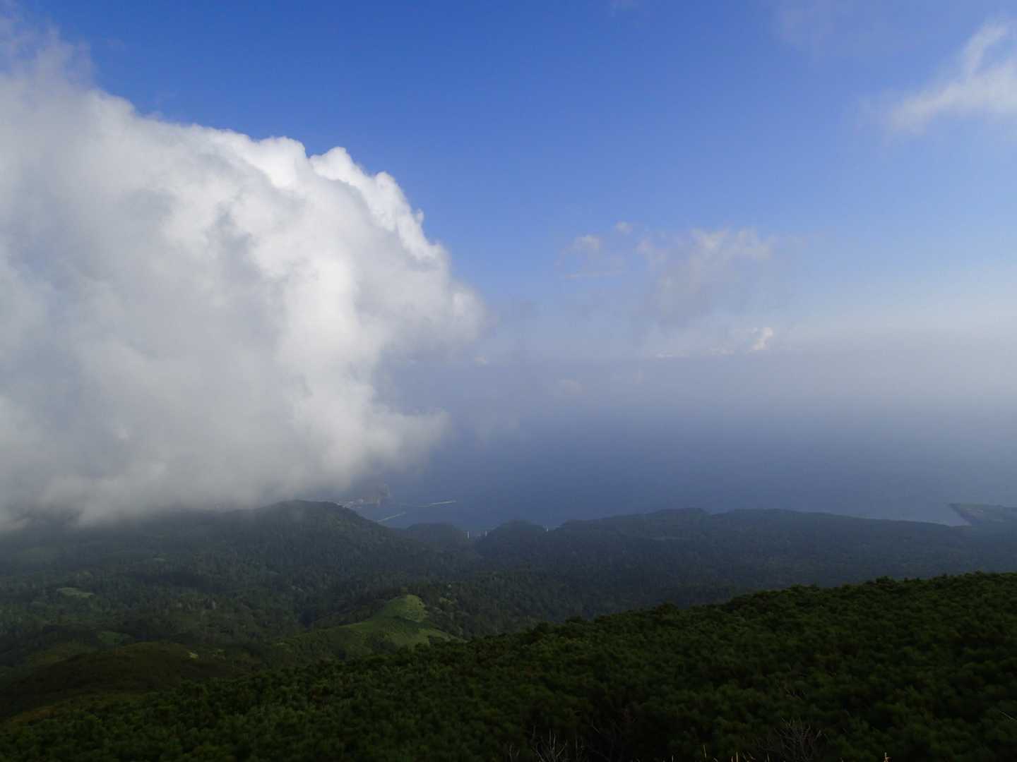 やっと景色が見れるようになり、少し待てば青空も