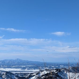 実は…この先5分ほどで越後三山〜守門、巻機山等々の見渡せる絶景ポイントがあるそうですが知らず、ここでUターンして帰ってきてしまいました😭帰り会った地元の方々から聞いてショック(泣)