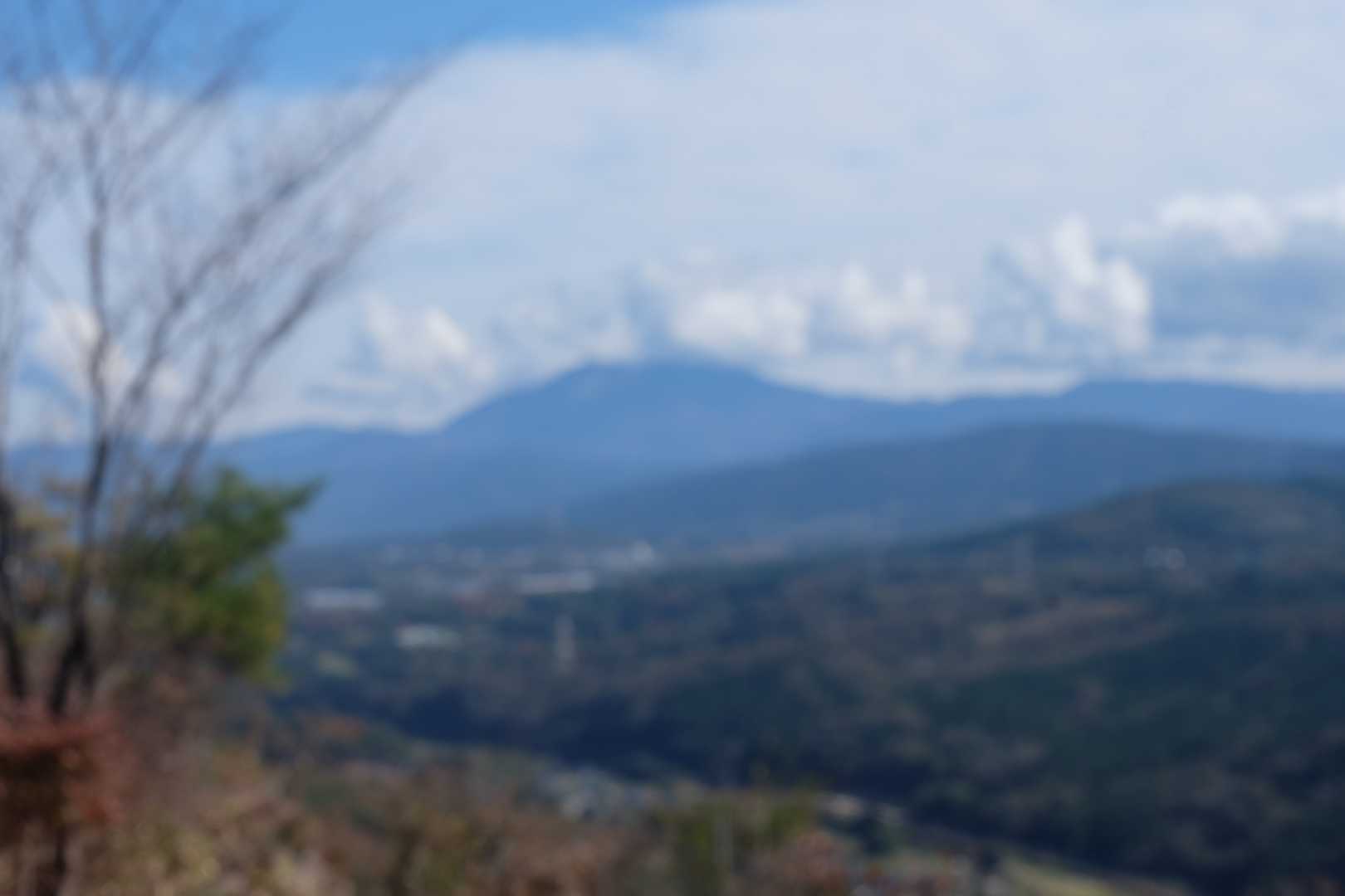 水晶山山頂。目の前に恵那山が、ドーンと。