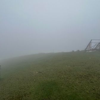 一瞬真っ白　雲の中☁️ (T . T)