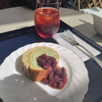 新茶ロールケーキ美味しかった！