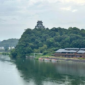 やっと犬山城🏯
ふくらはぎが限界で途中でついてけいないかと思いました😗

ファミマのシャインマスカットフラッペを飲んだら少し回復しました😁
今はフラッペ100円引きやってます😎