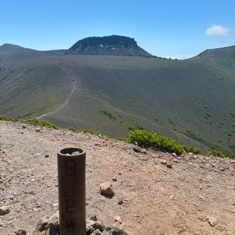 北山からお釜を望む