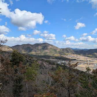 大平山頂にて②：高御位山、見納めかな。