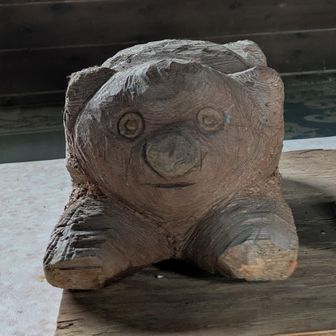 避難小屋にもおじゃましま〜す🏠
おや😊可愛いこの子はだぁれ？