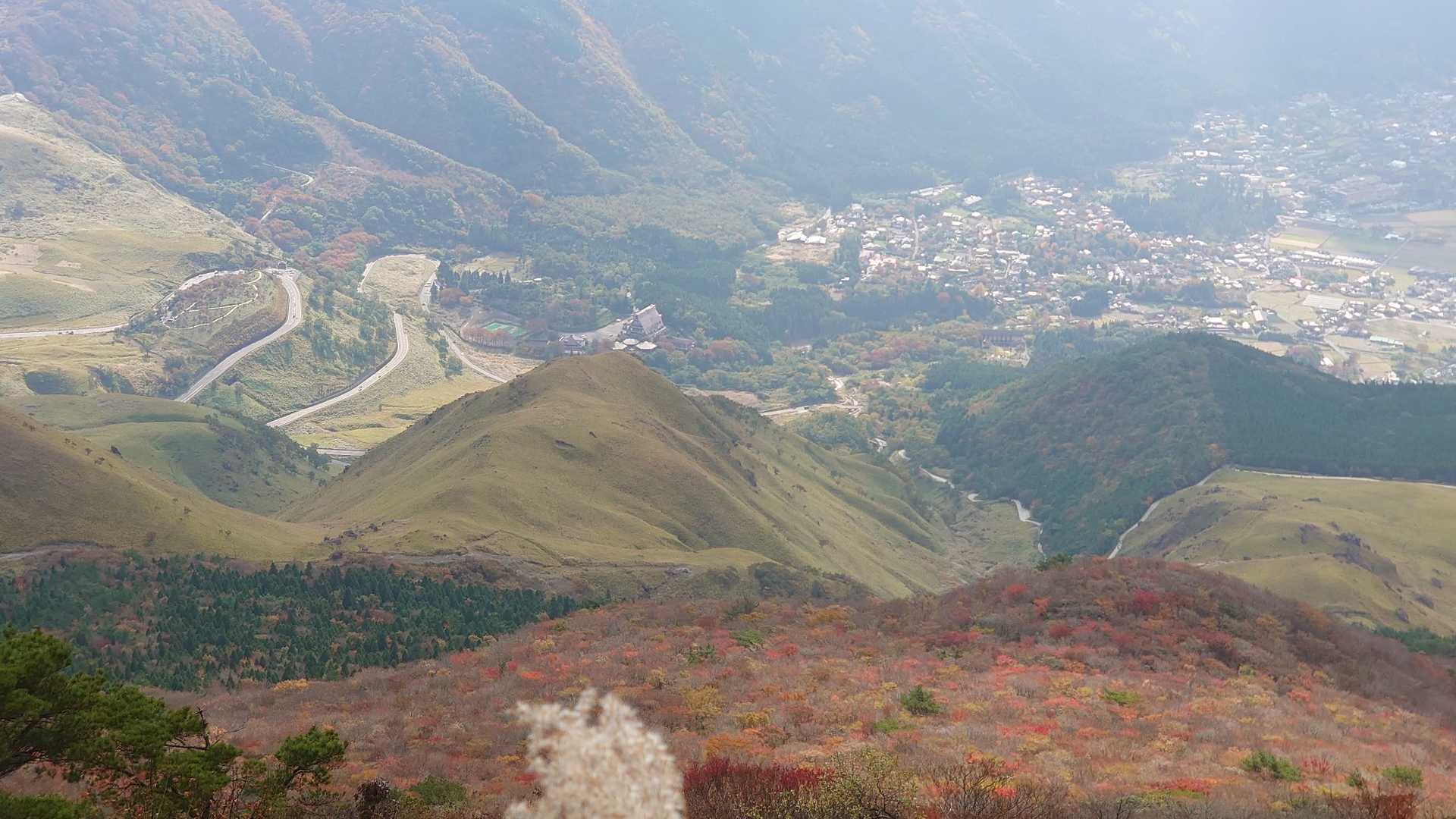 湯布院方向を見る。