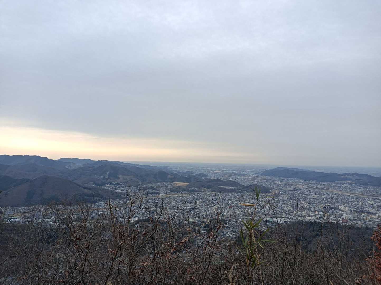 あっと言う間に山頂です(⁎˃ᴗ˂⁎)⚑
ヤッホ~とは人がいて叫びませんが、心の中で「ヤッッッホ〜〜📣」🤫