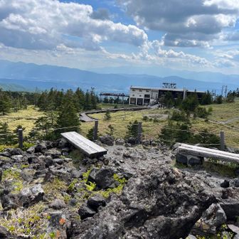 ロープウェイ山頂駅が見えるとホッとする