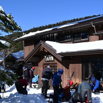 大賑わい😳
窓を見ると美味しそうなビーフシチューを食べてる方々が…