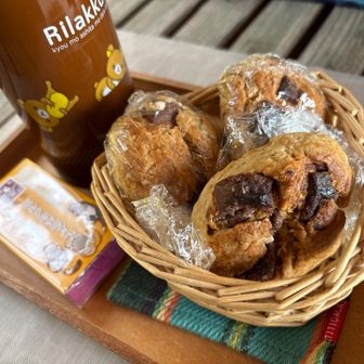 歩き回って大満足しておやつタイム♬
なんてゆうか、スコーンって分厚いクッキーというか…作るのは簡単なんですけど。