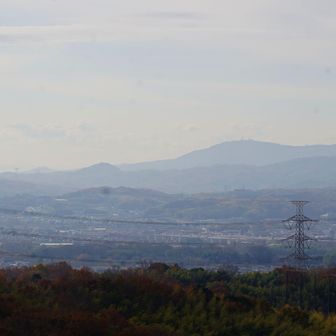 展望ポイントの景観
金剛、生駒方面の山並みかな❓