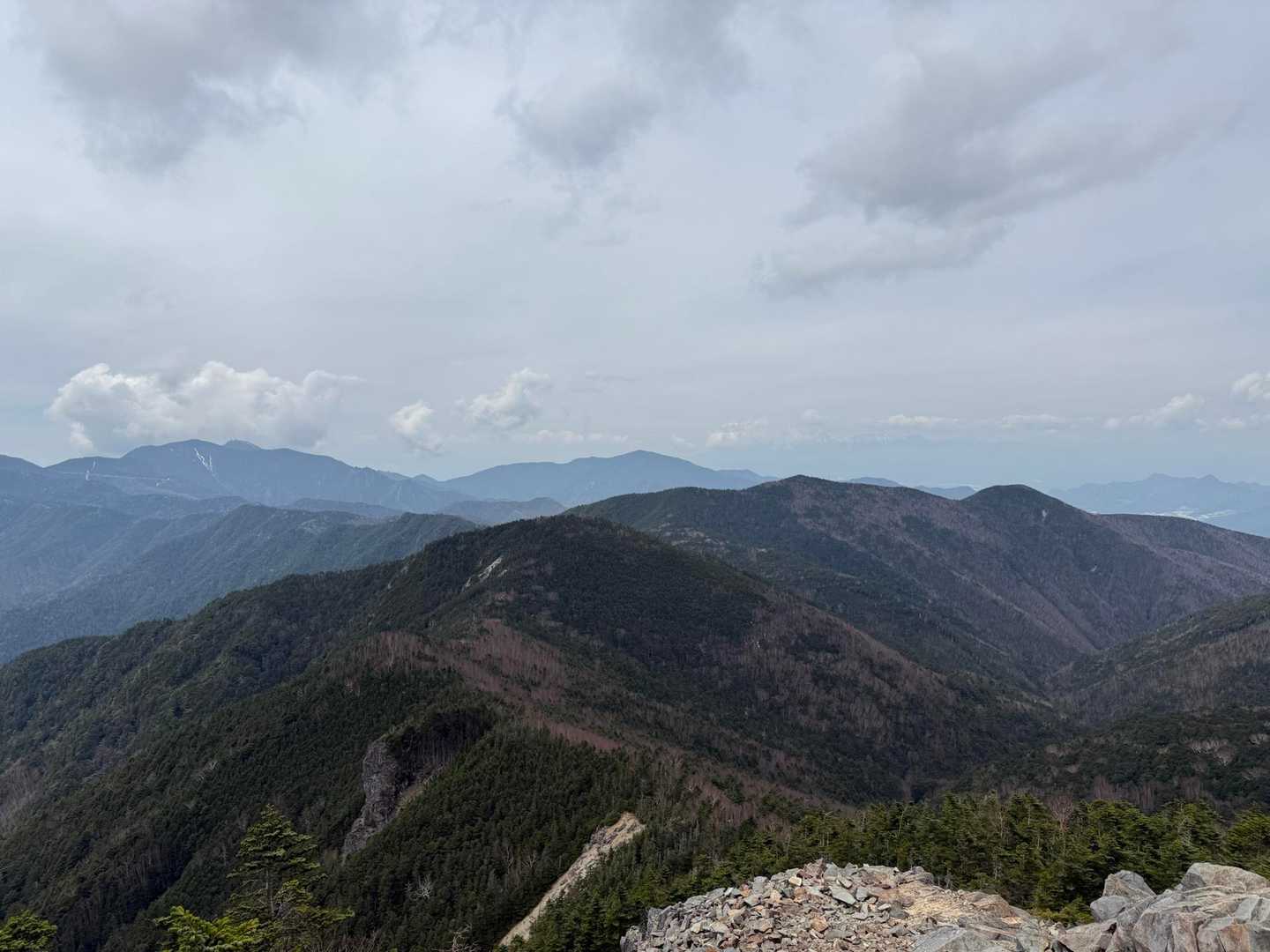 金峰、瑞牆、奥に八ヶ岳⛰️みんな高く見える👀