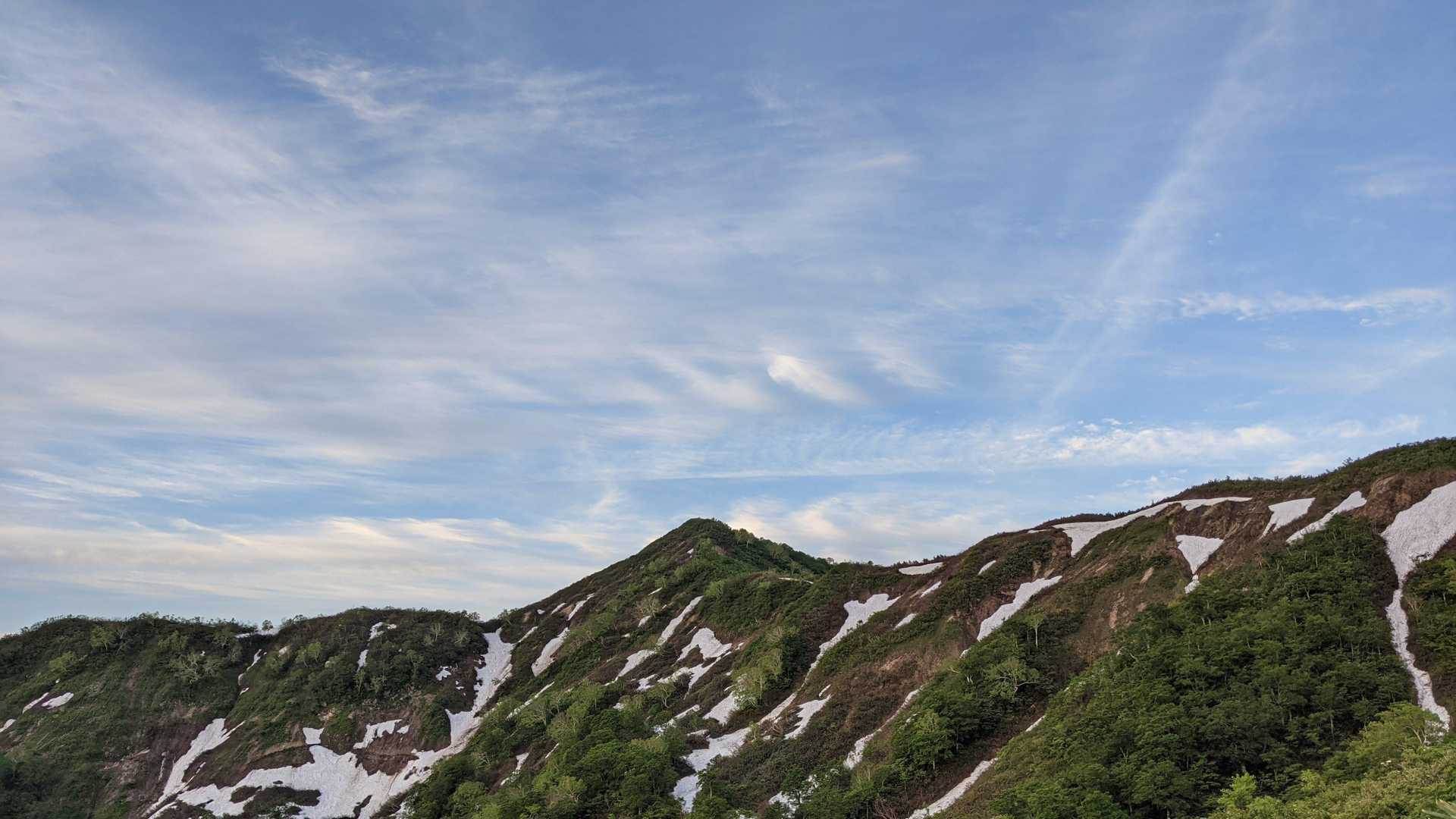 いい感じにトンガってる三ヶ辻山