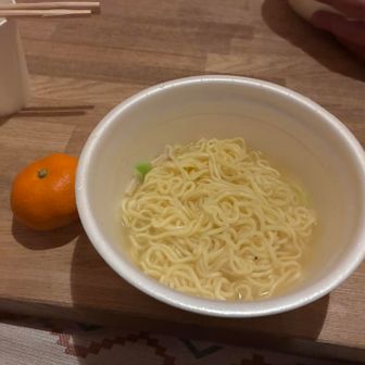 そして〆ラーメン付き！！
美味しすぎる、、
※これまたおかわり可。
※小屋番さんから明日のお天気情報お知らせ下さった。
そんなこんなでDAY１終了〜😌