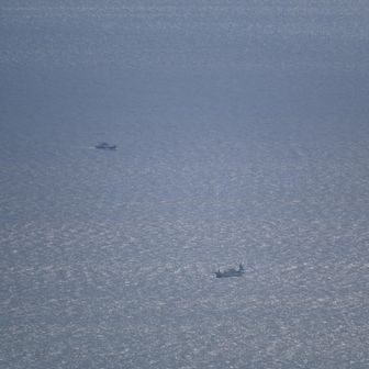 相模湾に浮かぶ船
のんびり
だけど強風でした