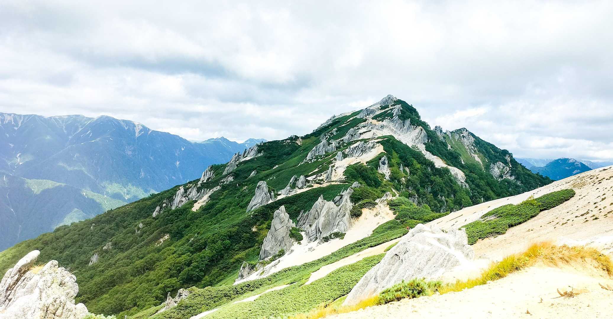 燕岳山頂が見えた…！本当に美…！