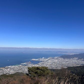 朝とはまた違った景色の四国中央市