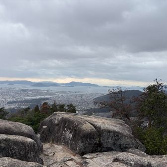 だいぶ景色が変わってきたよ😁
小雨❔🤔
寒いな🥶