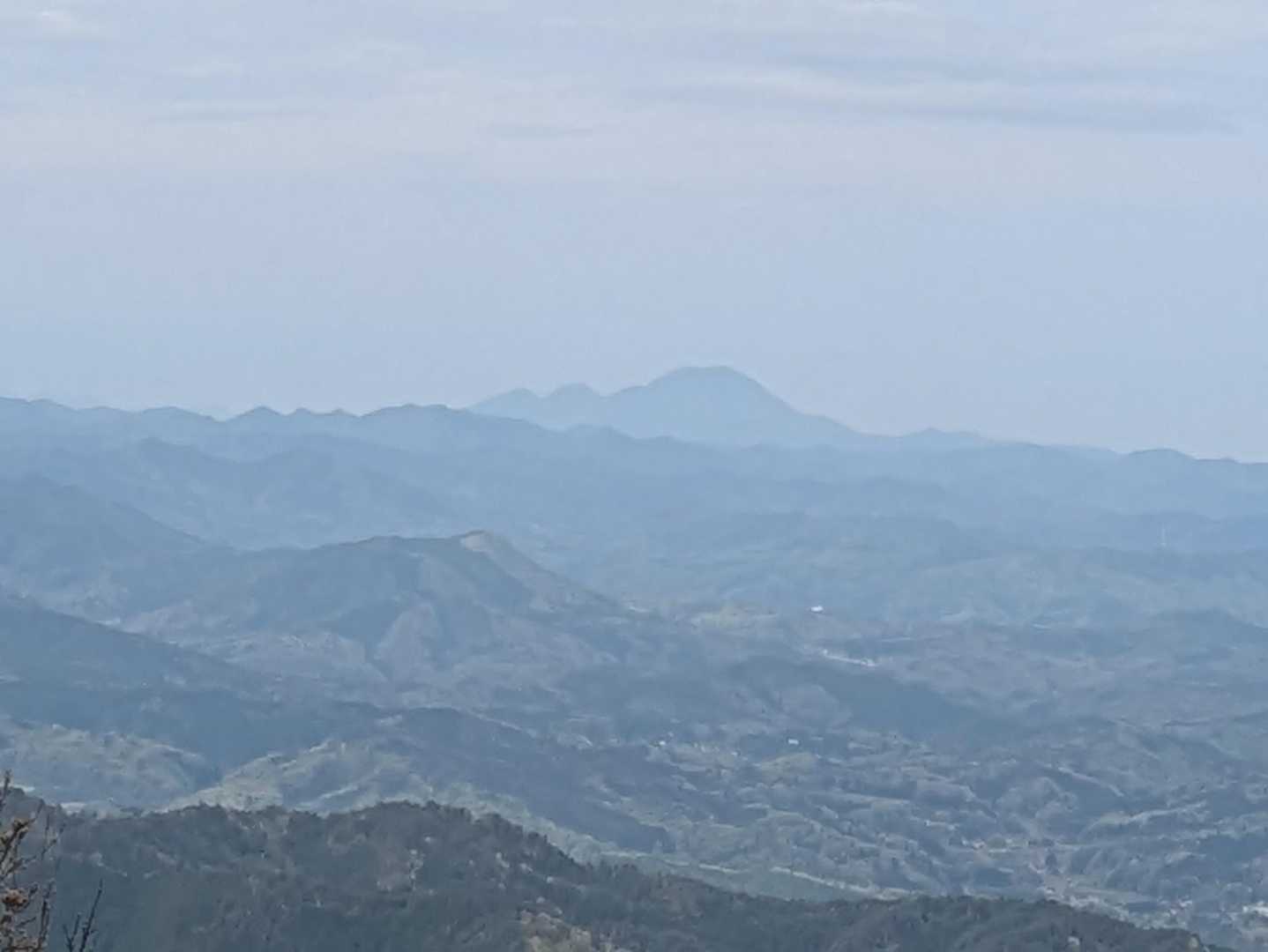 奥正面は、三瓶山😄